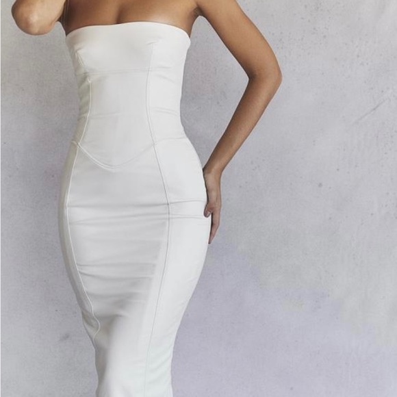 BRAND NEW HOUSE OF CB Camilla Faux Leather Strapless Midi Dress - Ivory - Picture 5 of 6